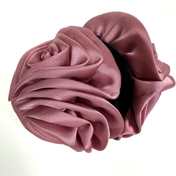 Big Rosette Flower Hair Clip in Navy Pink - Picture 2 of 5